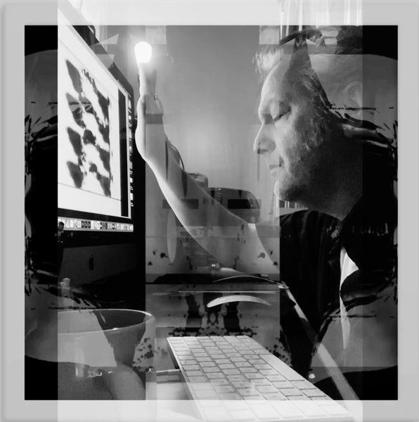 TOUCH THE SCREEN - Nat Bradley - Video Art